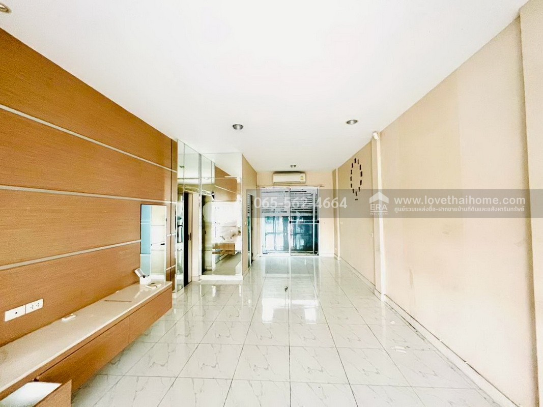 ขาย/เช่าทาวน์โฮม 3 ชั้น บ้านกลางเมืองลาดพร้าว71 นาคนิวาส34 โชคชัย4 พื้นที่ 20 ตรว. ใกล้รถไฟฟ้าสายสีเหลือง สถานีโชคชัย4 และ ลาดพร้าว71