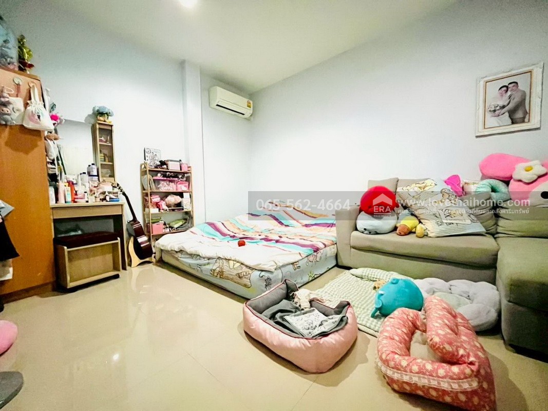 ขายตึกแถว 2 คูหา เคหะร่มเกล้า ลาดกระบัง พื้นที่ 83 ตรว. ขาย 19.8 ล้านบาท ต่อเติมเต็มพื้นที่ แถมที่ด้านข้าง ติดถนนหลักเคหะร่มเกล้า