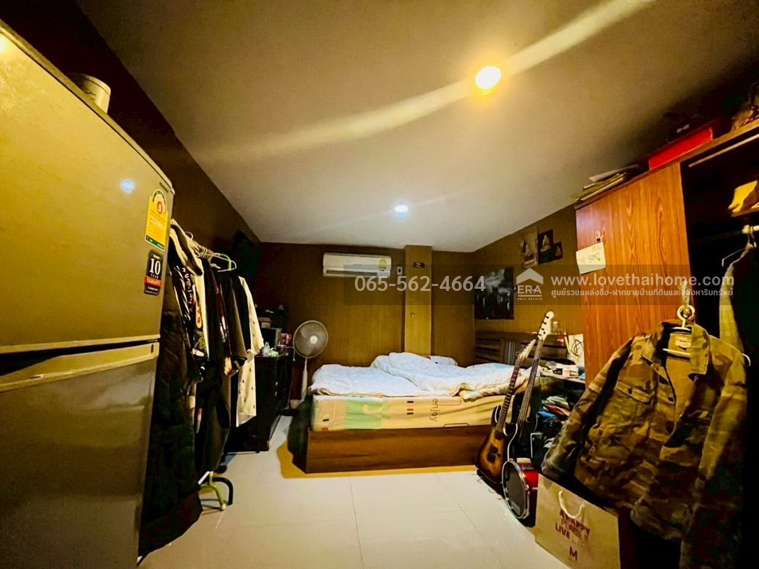 ขายตึกแถว 2 คูหา เคหะร่มเกล้า ลาดกระบัง พื้นที่ 83 ตรว. ขาย 19.8 ล้านบาท ต่อเติมเต็มพื้นที่ แถมที่ด้านข้าง ติดถนนหลักเคหะร่มเกล้า