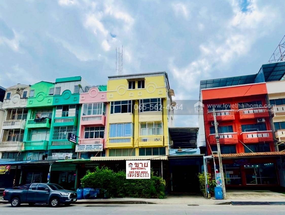 ขายตึกแถว 2 คูหา เคหะร่มเกล้า ลาดกระบัง พื้นที่ 83 ตรว. ขาย 19.8 ล้านบาท ต่อเติมเต็มพื้นที่ แถมที่ด้านข้าง ติดถนนหลักเคหะร่มเกล้า