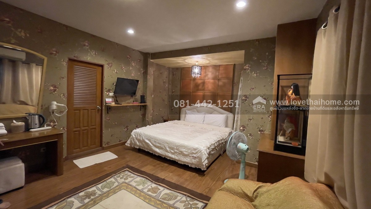 ขายบ้านเดี่ยว3ชั้นซอยพหลโยธิน18/1 แยก3 พื้นที่ 96 ตรว. ขาย 29.8 ล้านบาท บ้านพร้อมบูทีคโฮเทลสุดชิค ทำเลใกล้สวนจตุจักร,ลาดพร้าว,พหลโยธิน ใกล้รถไฟฟ้า 2 สายทั้ง BTS และ MRT