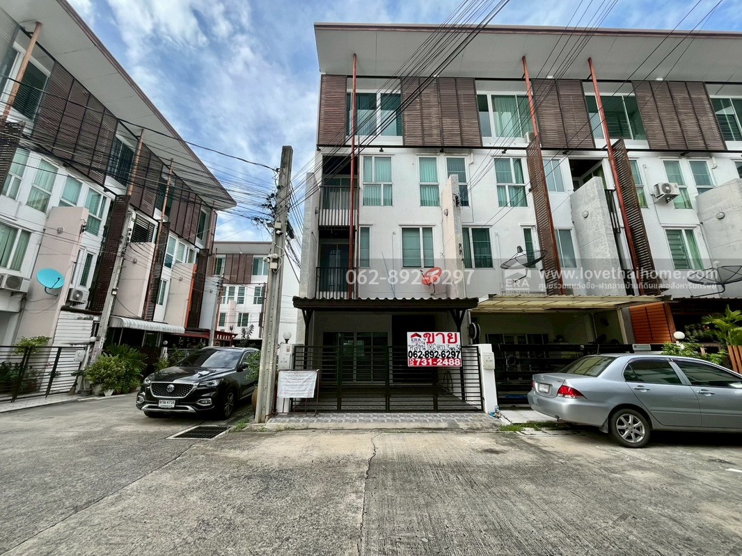 ขายทาวน์โฮม 3.5 ชั้น หมู่บ้านดิแอททิค แจ้งวัฒนะ-ปากเกร็ด24 หลังมุม ขนาด 18.6 ตรว. ทำเลทอง ขายเพียงแค่ 3.65 ล้านบาท หลังเซ็นทรัลแจ้งวัฒนะ ใกล้ MRT ขายถูกกว่าหลังอื่นในย่านนี้ ด่วน!!