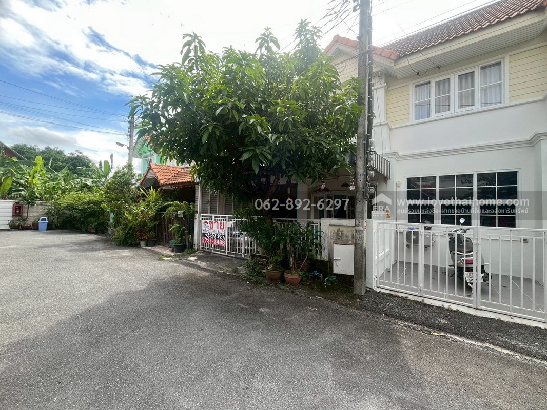 ขายทาวน์เฮ้าส์ 2 ชั้น หมู่บ้านเปี่ยมสุข บางใหญ่ นนทบุรี ขนาด 21.3 ตรว. ขายเพียงแค่ 2.35 ล้านบาท ทำเลทอง ใกล้เซ็นทรัลเวสต์เกต โอกาสดีแบบนี้หายาก ใครหาบ้านน่าอยู่ทำเลดีด่วน! รีบตัดสินใจก่อนพลาด