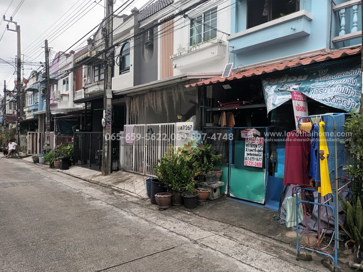 ขายทาวน์เฮ้าส์ หมู่บ้านวรางกูล เลียบคลองสอง-คลองสามวา บ้าน 2 ชั้น 17 ตร.วา ใกล้ทางด่วนวงแหวน (บางนา-บางประอิน) ราคาถูกมาก
