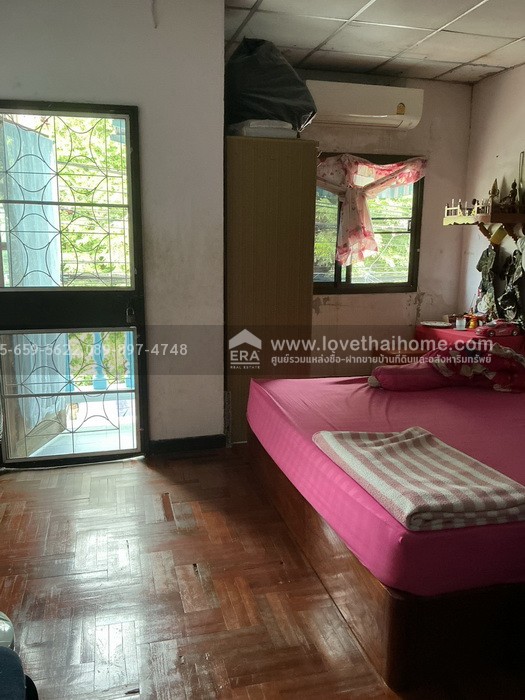 ขายทาวน์เฮ้าส์ หมู่บ้านวรางกูล เลียบคลองสอง-คลองสามวา บ้าน 2 ชั้น 17 ตร.วา ใกล้ทางด่วนวงแหวน (บางนา-บางประอิน) ราคาถูกมาก