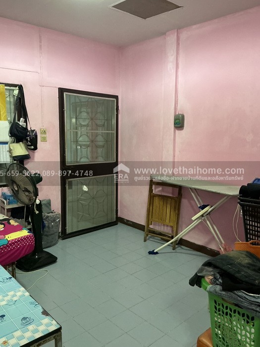 ขายทาวน์เฮ้าส์ หมู่บ้านวรางกูล เลียบคลองสอง-คลองสามวา บ้าน 2 ชั้น 17 ตร.วา ใกล้ทางด่วนวงแหวน (บางนา-บางประอิน) ราคาถูกมาก