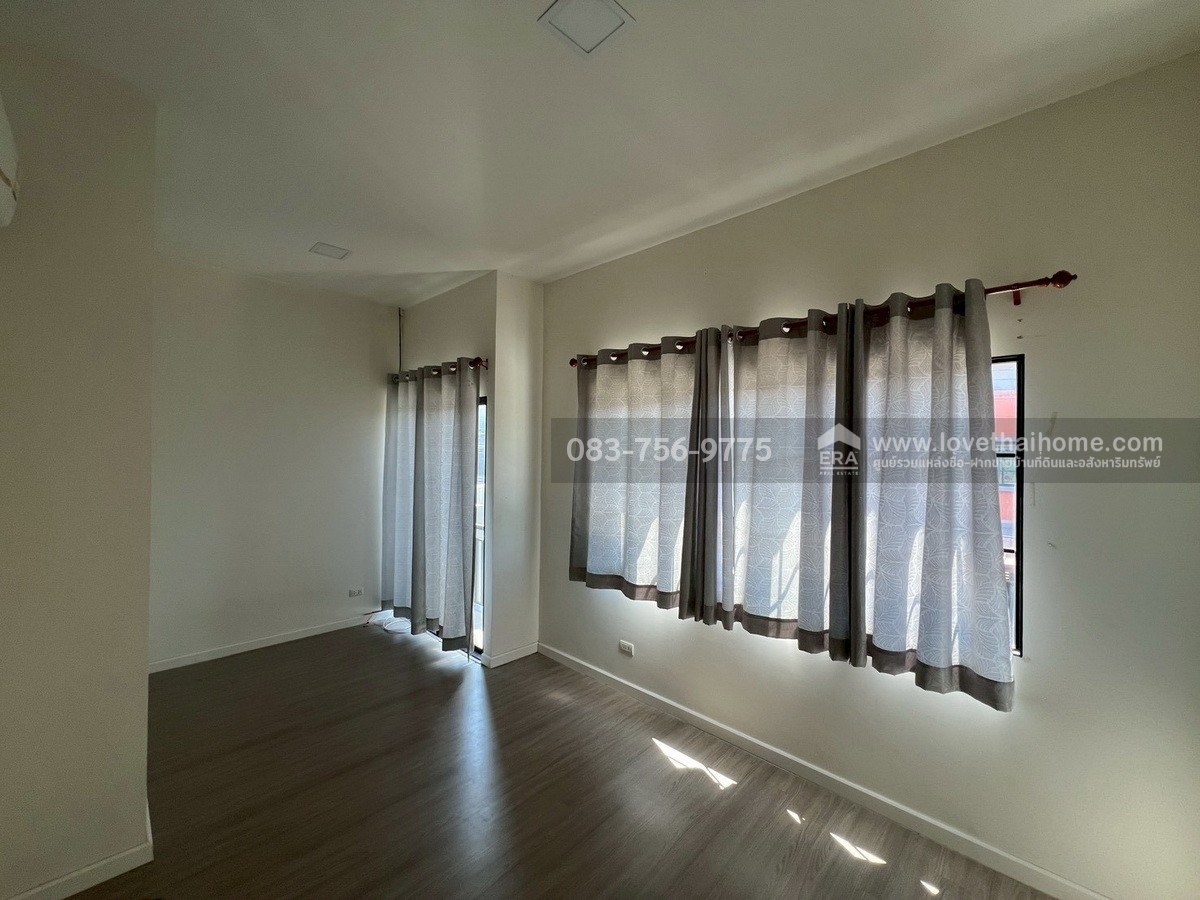 ขายทาวน์เฮ้าส์ หมู่บ้านสิริเพลส นวนคร-อยุธยา บ้าน 2 ชั้น 17 ตรว. ถ.พหลโยธิน ใกล้นิคมฯ นวนคร และห้างฟิวเจอร์พาร์ค รังสิต