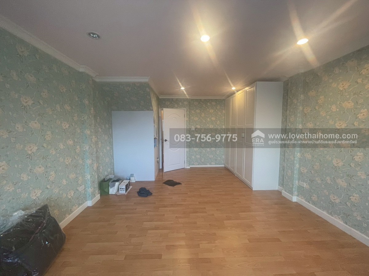 ขายอาคารพาณิชย์ หมู่บ้านบัวทองธานี พาร์ควิลล์ 3 บางบัวทอง นนทบุรี พื้นที่ 20 ตรว. ใกล้รถไฟฟ้าคลองบางไผ่ เหมาะทำออฟฟิศหรือร้านค้า