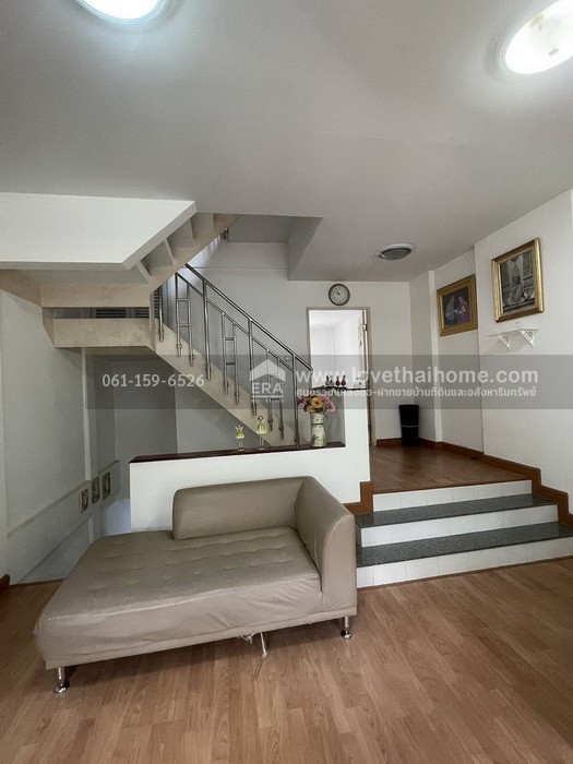 ขายทาวน์โฮม 3 ชั้น หมู่บ้านเมอริท เพลส ลาดพร้าว 87 เฟส 1 พร้อมอยู่ 18.9 ตร.วา แถมแอร์+เฟอร์นิเจอร์ ราคาถูกที่สุดในหมู่บ้าน
