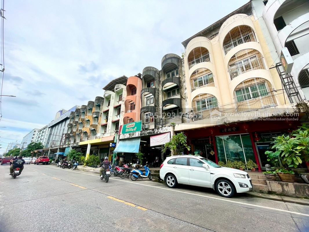 ขายตึกแถว 3.5 ชั้น ซอยศูนย์การค้า แฮปปี้แลนด์สาย2 ถนนลาดพร้าว พื้นที่ 20 ตรว. ทำเลดีสุดๆ ใกล้เดอะมอลล์บางกะปิ เหมาะแก่การลงทุน