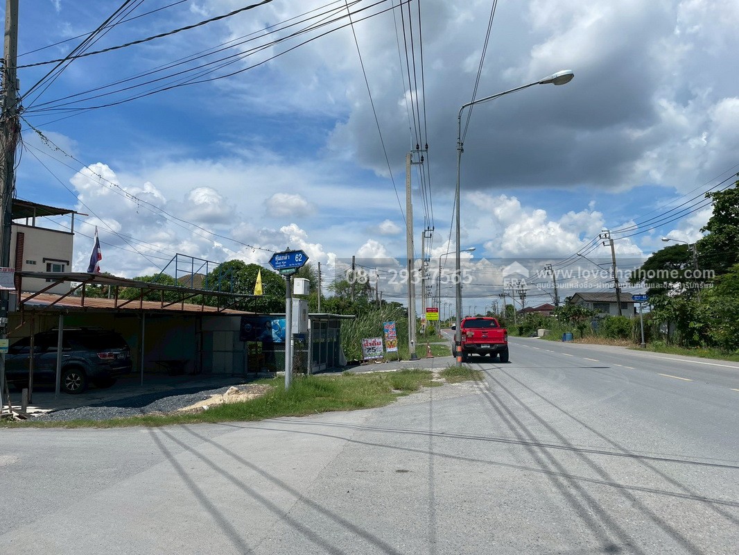 ขายที่ดิน ซอยคุ้มเกล้า62 ย่านลาดกระบัง พื้นที่ 100 ตารางวา เพียง 100 เมตร จากถนนใหญ่ ถมแล้ว