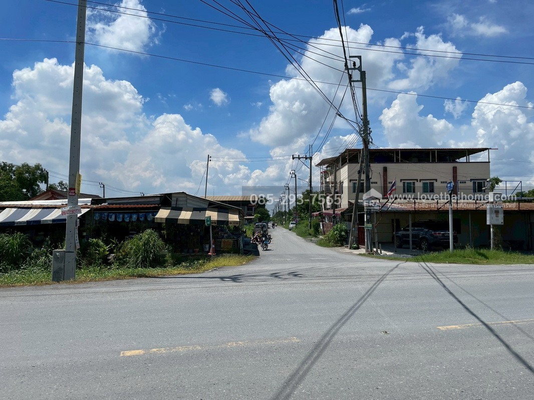 ขายที่ดิน ซอยคุ้มเกล้า62 ย่านลาดกระบัง พื้นที่ 100 ตารางวา เพียง 100 เมตร จากถนนใหญ่ ถมแล้ว