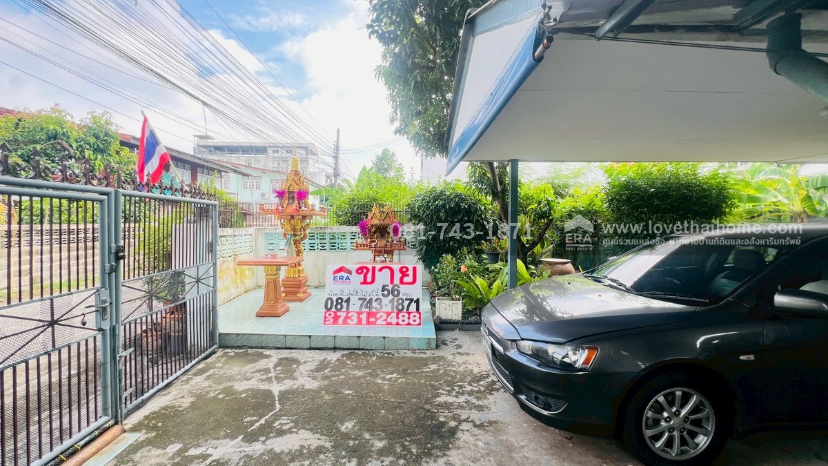 ขายบ้านเดี่ยว 2 ชั้น ซอยจามร 31 ข ปลูกสร้างเองครึ่งตึกครึ่งไม้ ถนนลำลูกกา พื้นที่ 56 ตรว. ใกล้สนามกอล์ฟธูปเตมีย์,เซียร์ รังสิต,BTS คูคต