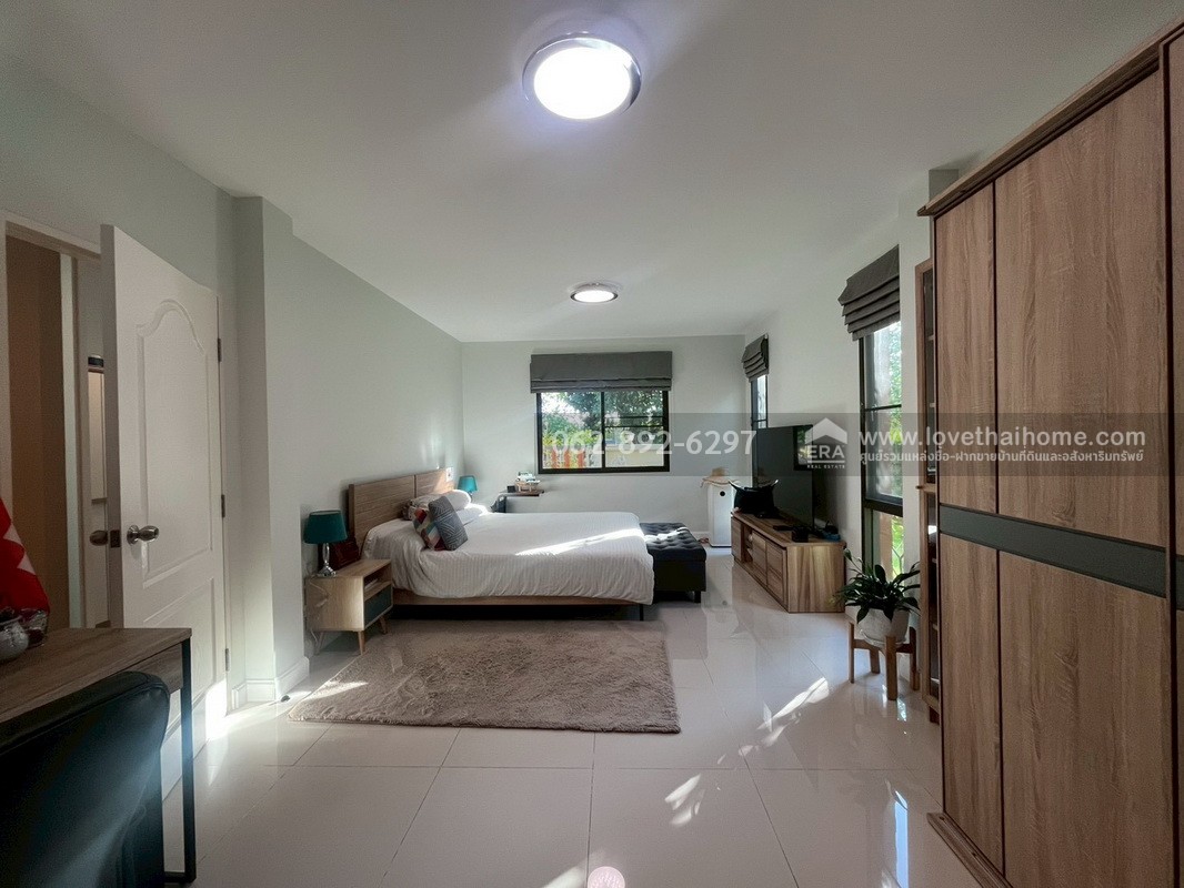 ขายบ้านเดี่ยว 2 ชั้น โครงการชวนชมพาร์ค2 ไทรน้อย นนทบุรี หลังมุมสุดหายาก ขนาด 80.8 ตารางวา ราคาพิเศษสุด บ้านสวย ราคาดีแบบนี้มีหลังเดียวเท่านั้น สนใจติดต่อด่วน!