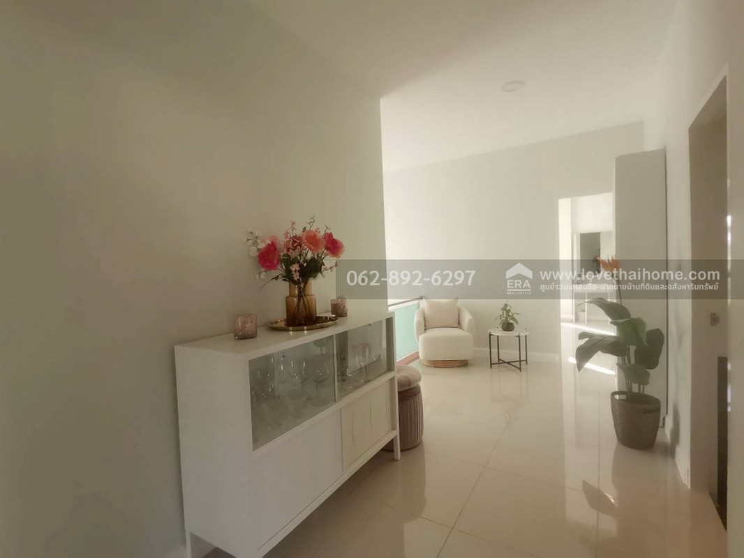 ขายบ้านเดี่ยว 2 ชั้น โครงการชวนชมพาร์ค2 ไทรน้อย นนทบุรี หลังมุมสุดหายาก ขนาด 80.8 ตารางวา ราคาพิเศษสุด บ้านสวย ราคาดีแบบนี้มีหลังเดียวเท่านั้น สนใจติดต่อด่วน!