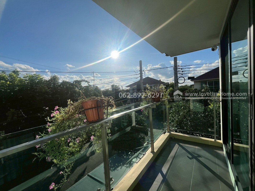 ขายบ้านเดี่ยว 2 ชั้น โครงการชวนชมพาร์ค2 ไทรน้อย นนทบุรี หลังมุมสุดหายาก ขนาด 80.8 ตารางวา ราคาพิเศษสุด บ้านสวย ราคาดีแบบนี้มีหลังเดียวเท่านั้น สนใจติดต่อด่วน!