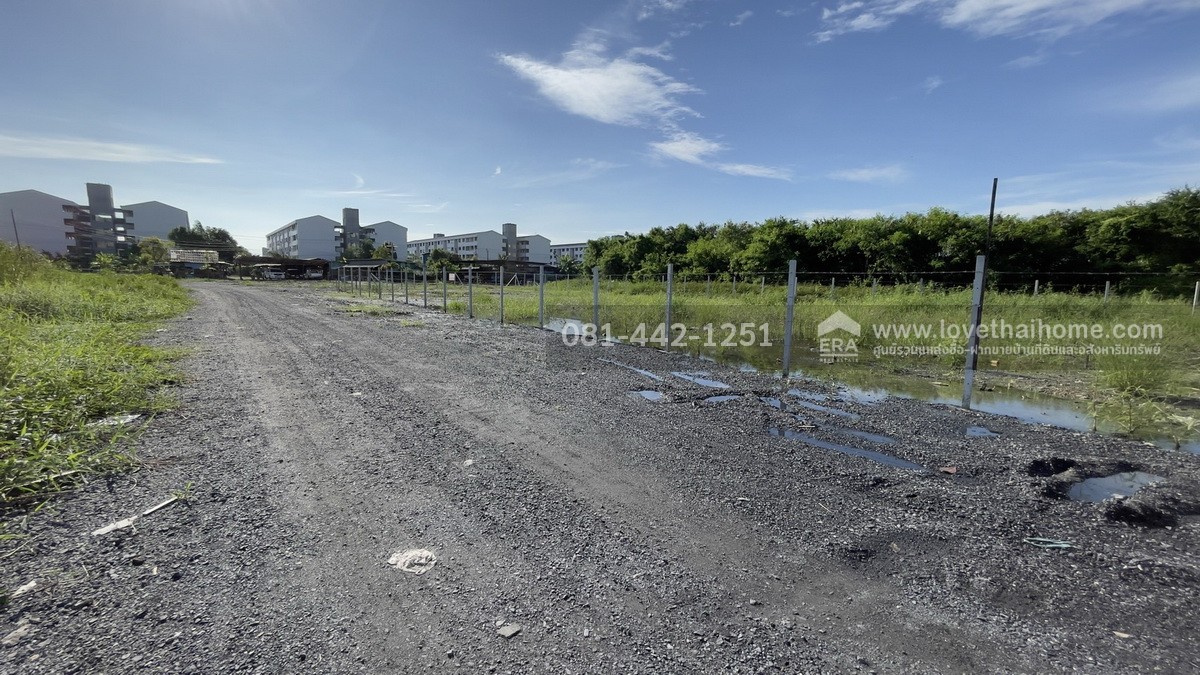 ขายที่ดิน ซ.เฉลิมพระเกียรติ ร.9 ซอย28 แยก3-2 ย่านสวนหลวง ร.9 พื้นที่ 397 ตรว. ราคาถูกกว่าท้องตลาด แปลงมุม ขายเพียง 12 ล้านบาทเท่านั้น