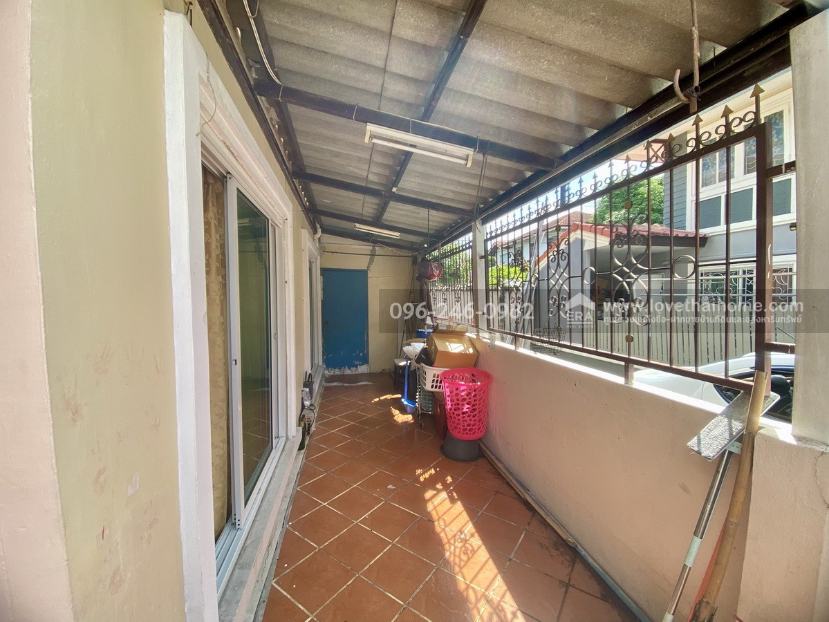 ขายทาวน์เฮ้าส์บ้านพฤกษา 11 รังสิต-นครนายก คลอง 3 ปทุมธานี หลังริม 31.9 ตร.วา รีโนเวทบางส่วน ทำเลดีต้นหมู่บ้าน