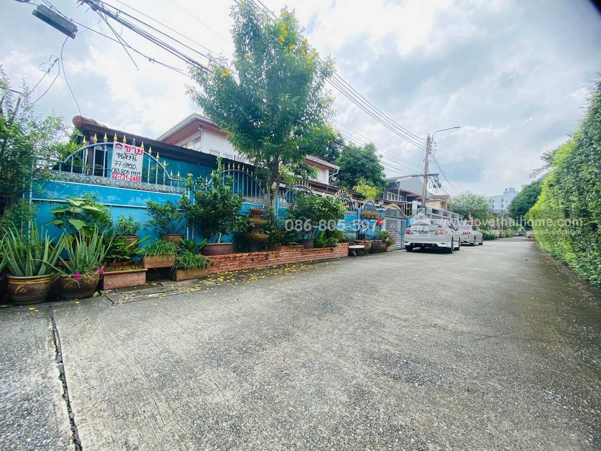 ขายบ้านเดี่ยว ถ.ลาดพร้าว 126 เข้าซอยเพียงว 150 เมตร จากถนนใหญ่ พื้นที่ 77 ตร.วา ใกล้ MRT ลาดพร้าว สามารถเข้าซอยลาดพร้าว 128 ได้