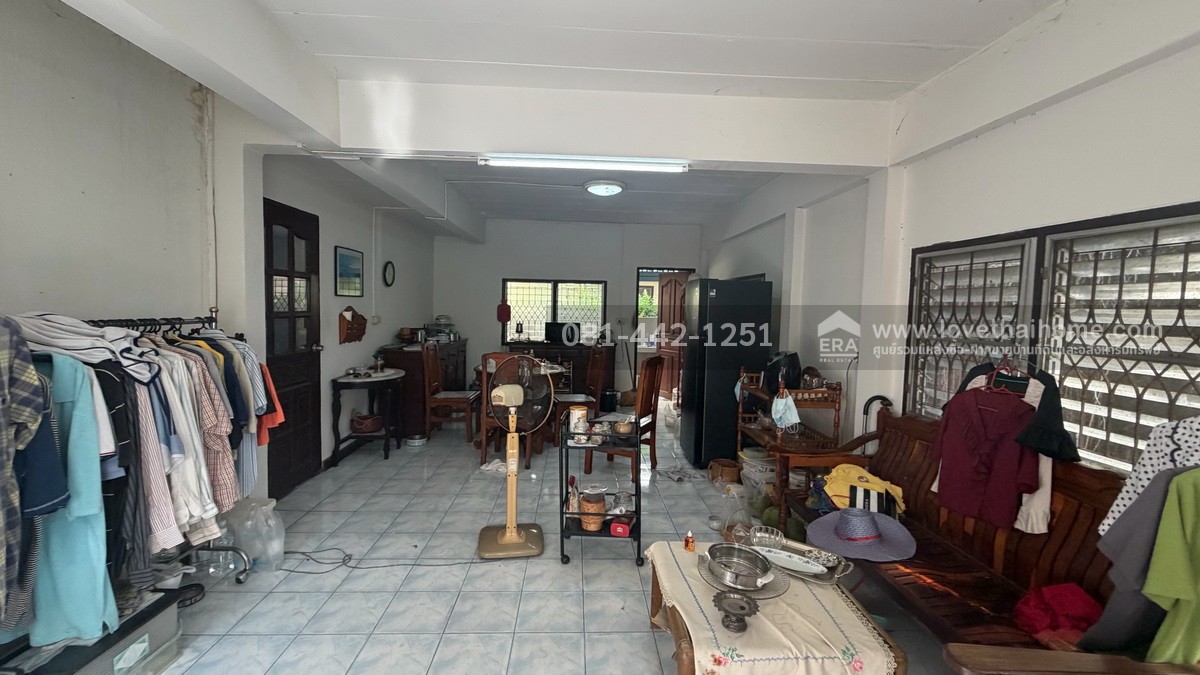 ขายบ้านเดี่ยว2ชั้น หมู่บ้านเมืองทองธานี ซอยแจ้งวัฒนะ-ปากเกร็ด29 พื้นที่ 75 ตรว. ขาย13.5ล้าน ทำเลดีเพราะห่างจากถนนแจ้งวัฒนะเพียงแค่500เมตรเท่านั้น ราคาต่อรองได้ ใกล้รถไฟฟ้าสายสีชมพู