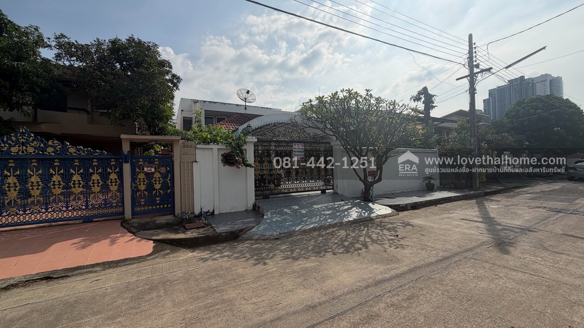 ขายบ้านเดี่ยว2ชั้น หมู่บ้านเมืองทองธานี ซอยแจ้งวัฒนะ-ปากเกร็ด29 พื้นที่ 75 ตรว. ขาย13.5ล้าน ทำเลดีเพราะห่างจากถนนแจ้งวัฒนะเพียงแค่500เมตรเท่านั้น ราคาต่อรองได้ ใกล้รถไฟฟ้าสายสีชมพู