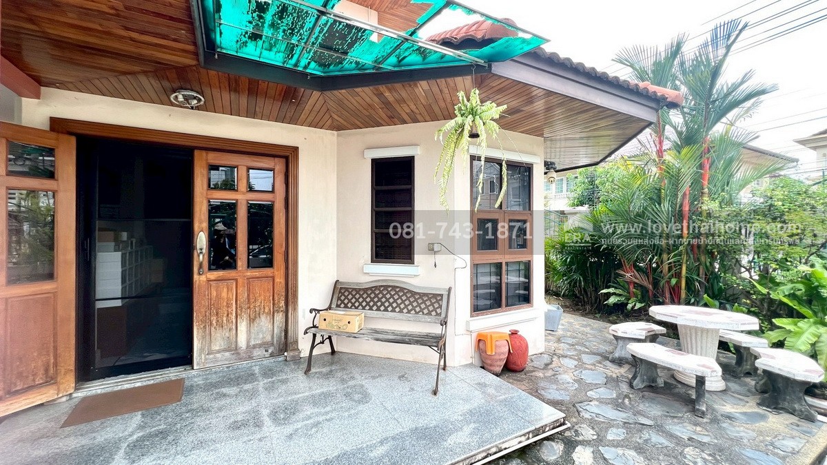 ขายบ้านเดี่ยวย่านบางแวก ซอยจรัญสนิทวงศ์13  หมู่บ้านชิดชล บ้านหลังมุม อยู่ต้นโครงการพื้นที่70ตรว.ขายเพียงแค่5.3ล้านเท่านั้น ราคาถูกขนาดนี้ไม่ค่อยมีมาบ่อยๆนะค่ะ ใครอยากได้บ้านย่านนี้ ต้องรีบตัดสินใจแบบด่วนๆ