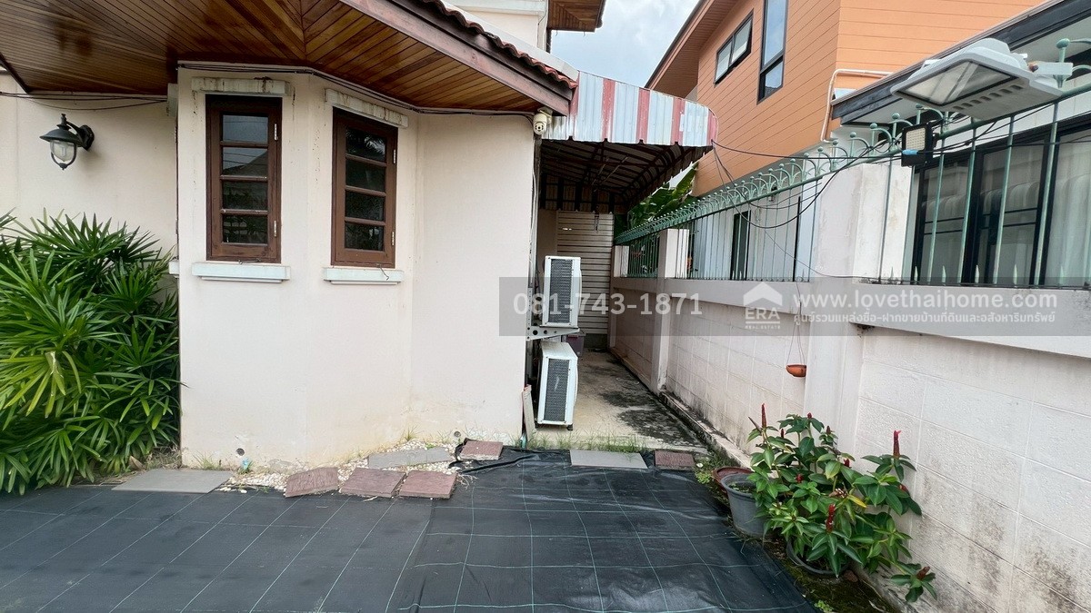 ขายบ้านเดี่ยวย่านบางแวก ซอยจรัญสนิทวงศ์13  หมู่บ้านชิดชล บ้านหลังมุม อยู่ต้นโครงการพื้นที่70ตรว.ขายเพียงแค่5.3ล้านเท่านั้น ราคาถูกขนาดนี้ไม่ค่อยมีมาบ่อยๆนะค่ะ ใครอยากได้บ้านย่านนี้ ต้องรีบตัดสินใจแบบด่วนๆ