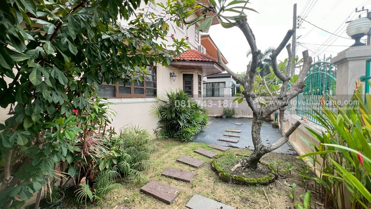 ขายบ้านเดี่ยวย่านบางแวก ซอยจรัญสนิทวงศ์13  หมู่บ้านชิดชล บ้านหลังมุม อยู่ต้นโครงการพื้นที่70ตรว.ขายเพียงแค่5.3ล้านเท่านั้น ราคาถูกขนาดนี้ไม่ค่อยมีมาบ่อยๆนะค่ะ ใครอยากได้บ้านย่านนี้ ต้องรีบตัดสินใจแบบด่วนๆ