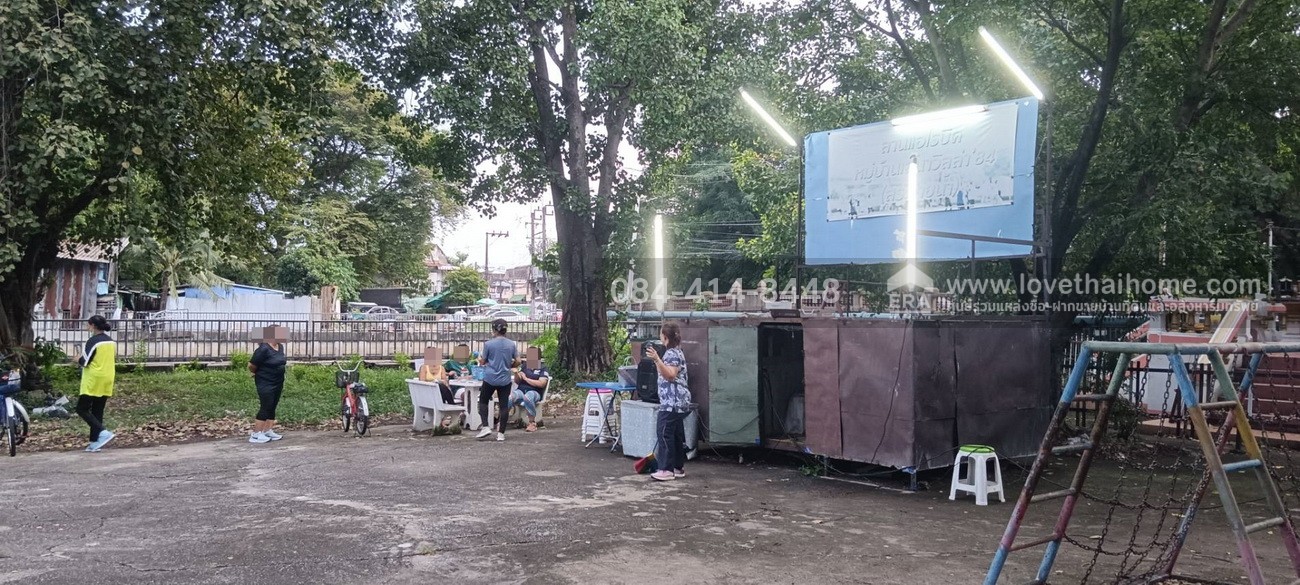 ขายบ้านแฝด หมู่บ้านเสนาวิลล่า ถ.แฮปปี้แลนด์  พร้อมอยู่ 28 ตร.วา ราคาถูกมาก ใกล้เดอะมอลล์บางกะปิ และรถไฟฟ้าสายสีเหลือง