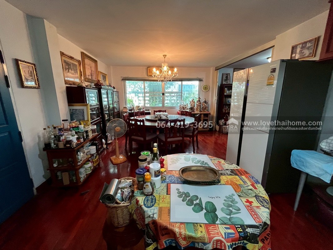 ขายบ้านเดี่ยว 2 ชั้น ซอยวิภาวดี-รังสิต20 หลังการบินไทย (สนญ.) พื้นที่ 85.5 ตรว. ทำเลดีมาก การเดินทางสะดวก ใกล้ร.ร.นานาชาติแย้มสะอาด