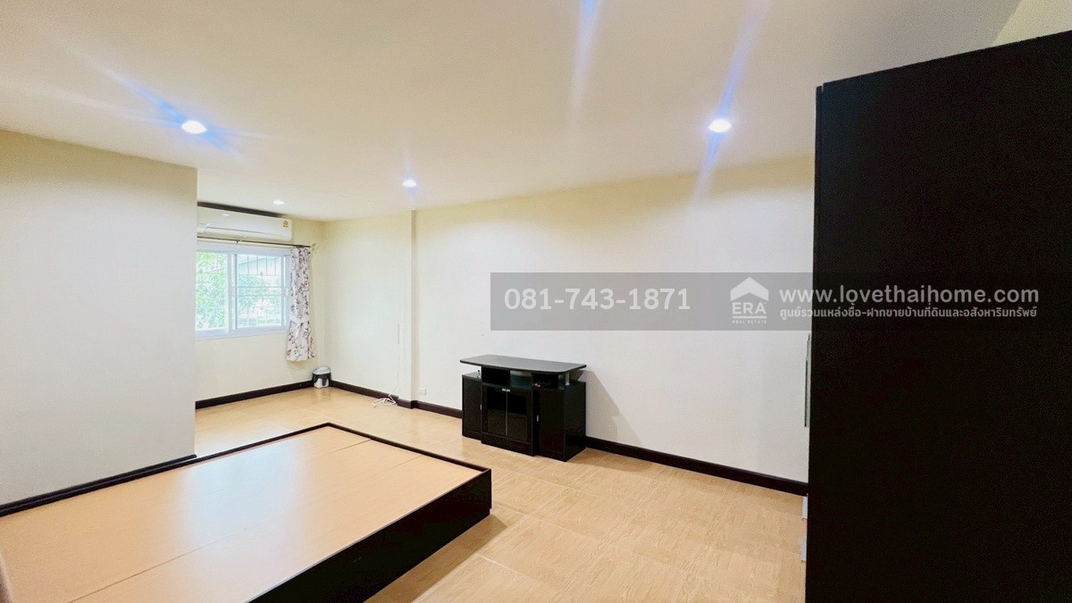 ขายทาวน์เฮ้าส์ 2 ชั้น บางอ้อ หมู่บ้านเจ้าพระยา บางพลัด82 ซอยจรัญสนิทวงศ์82 พื้นที่ 25 ตรว. หน้าปากซอยมี Tops Daily ใกล้สถานีรถไฟฟ้าบางพลัด สำนักงานเขตบางพลัด บ้านทำใหม่ลงเสาเข็มชั้นล่างทั้งชั้น แถมเฟอร์+เครื่องใช้ไฟฟ้า ถูกที่สุดในละแวกนี้