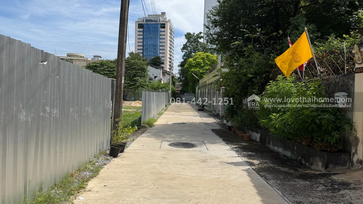 ขายบ้านแฝด2ชั้น 2ห้องติดกัน ซอยลาดพร้าว1 แยก20 พื้นที่50ตรว.สภาพดีพร้อมอยู่ ขายเพียงแค่7.5 ล้านบาทเท่านั้น เฉพาะราคาที่ดินก็เกือบเท่าราคาตั้งขายแล้ว นี่ถ้ารวมตัวบ้านเข้าไปอีก บอกได้เลยว่าคุ้มสุดคุ้ม