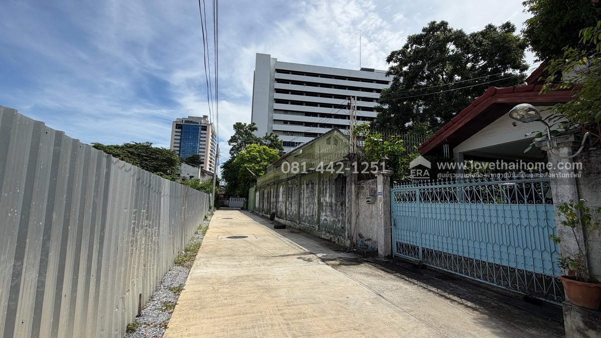 ขายบ้านแฝด2ชั้น 2ห้องติดกัน ซอยลาดพร้าว1 แยก20 พื้นที่50ตรว.สภาพดีพร้อมอยู่ ขายเพียงแค่7.5 ล้านบาทเท่านั้น เฉพาะราคาที่ดินก็เกือบเท่าราคาตั้งขายแล้ว นี่ถ้ารวมตัวบ้านเข้าไปอีก บอกได้เลยว่าคุ้มสุดคุ้ม