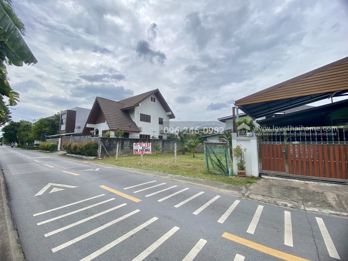 ขายที่ดินเปล่าถมแล้ว ถ.สตรีวิทยา 2 ซอย 10 ทำเลลาดพร้าว พื้นที่ 42 ตร.วา แปลงสี่เหลี่ยมจตุรัส เหมาะสร้างบ้านพักอาศัย ใกล้เลียบด่วนเอกมัย–รามอินทรา