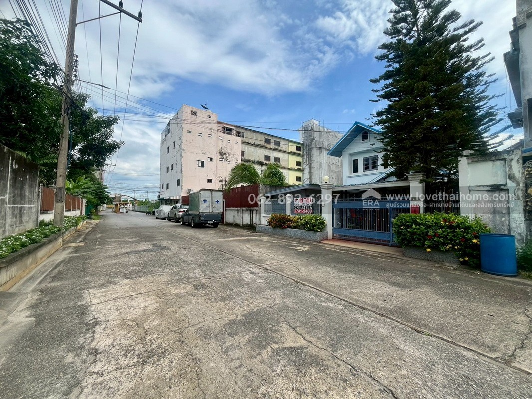 ขายบ้านเดี่ยว 2 ชั้น หมู่บ้านปรีชา พุทธมณฑลสาย4 ซอยกระทุ่มล้ม5 พื้นที่ 50 ตรว. บ้านสวยพร้อมอยู่ ขายราคาพิเศษ รีบติดต่อด่วนก่อนหลุดมือ โทร.062-892-6297