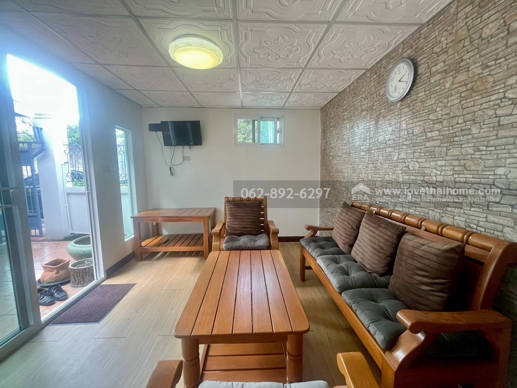 ขายบ้านเดี่ยว 2 ชั้น หมู่บ้านปรีชา พุทธมณฑลสาย4 ซอยกระทุ่มล้ม5 พื้นที่ 50 ตรว. บ้านสวยพร้อมอยู่ ขายราคาพิเศษ รีบติดต่อด่วนก่อนหลุดมือ โทร.062-892-6297