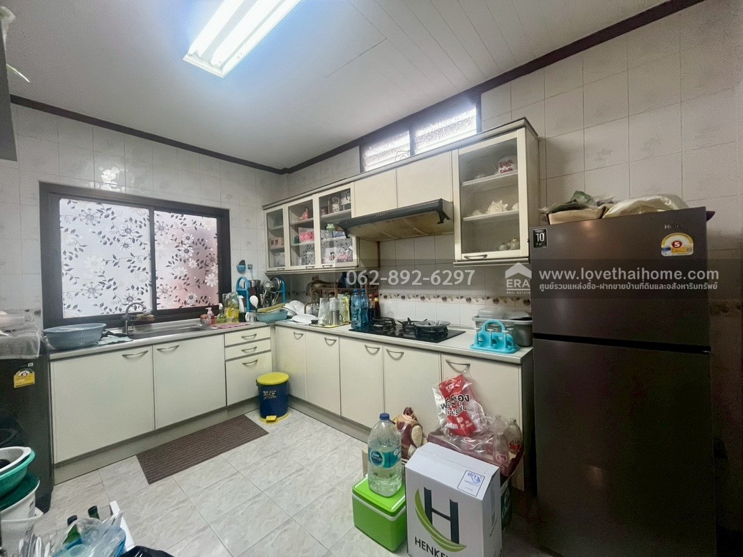 ขายบ้านเดี่ยว 2 ชั้น หมู่บ้านปรีชา พุทธมณฑลสาย4 ซอยกระทุ่มล้ม5 พื้นที่ 50 ตรว. บ้านสวยพร้อมอยู่ ขายราคาพิเศษ รีบติดต่อด่วนก่อนหลุดมือ โทร.062-892-6297