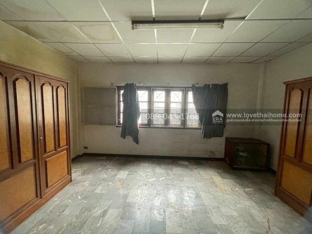 ขายทาวน์โฮม 3 ชั้น หมู่บ้านศรีไทยวิลล่า ซอยเจริญราษฎร์7 พื้นที่ 29 ตรว. ทำเลทอง ใจกลางเมือง ใกล้เซ็นทรัล พระราม3