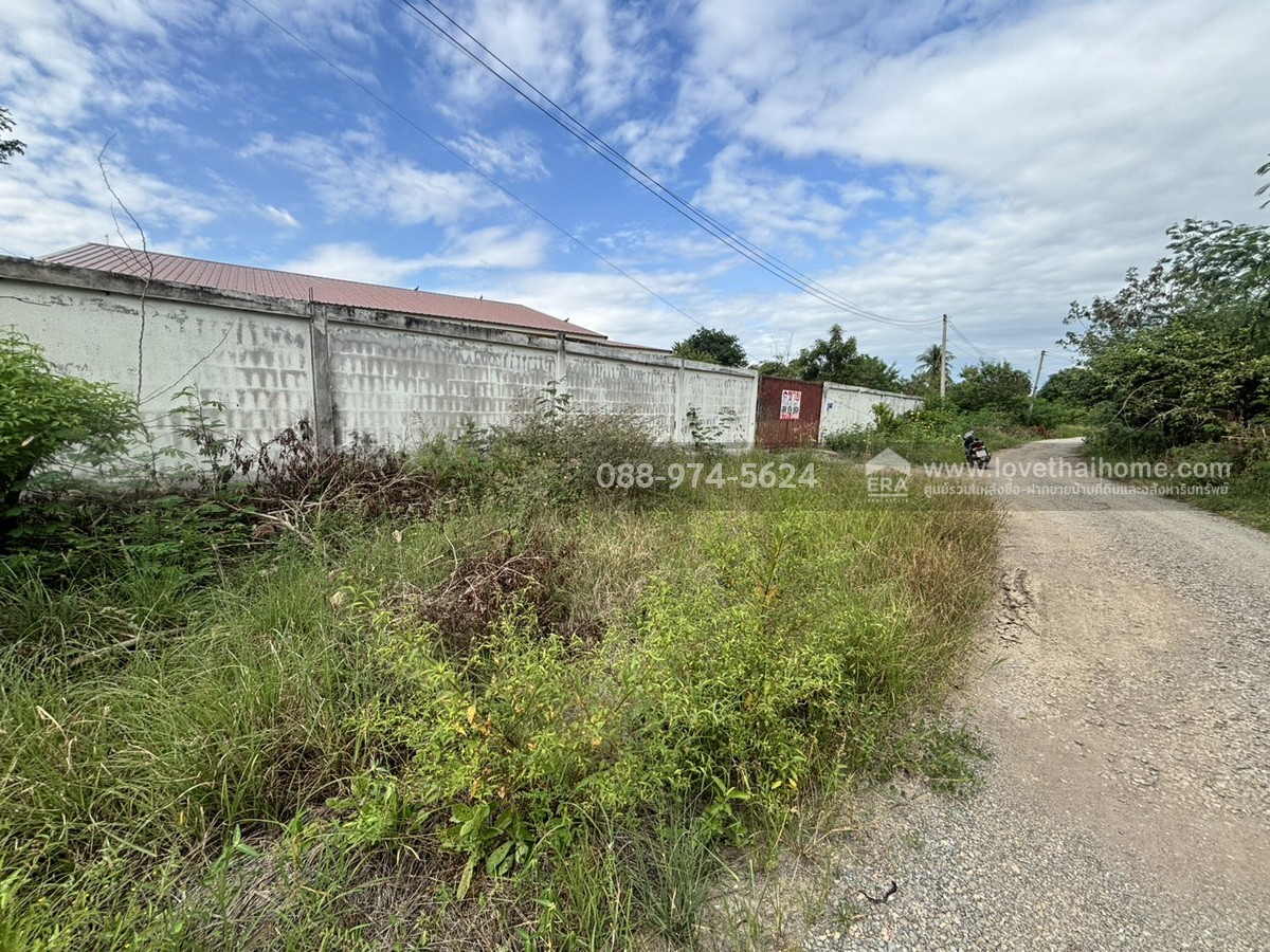 ขายที่ดินพร้อมบ้าน ต.หัวถนน อ.ท่าตะโก จ.นครสวรรค์ พื้นที่ 4 ไร่ 40 ตร.วา ใกล้องค์การบริหารส่วนตำบลหัวถนน ทำเลดีเหมาะอยู่อาศัยและทำการเกษตร