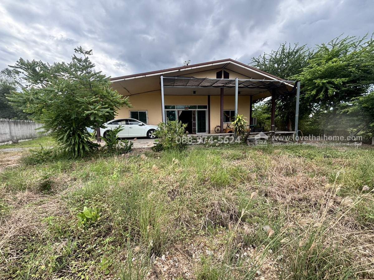 ขายที่ดินพร้อมบ้าน ต.หัวถนน อ.ท่าตะโก จ.นครสวรรค์ พื้นที่ 4 ไร่ 40 ตร.วา ใกล้องค์การบริหารส่วนตำบลหัวถนน ทำเลดีเหมาะอยู่อาศัยและทำการเกษตร