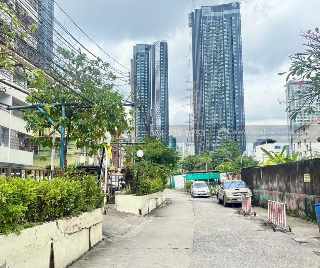 ขายตึกแถว ลาดพร้าว1-จตุจักร ใกล้ยูเนี่ยนมอลล์ พื้นที่12ตรว. ทำเลทองใจกลางเมือง ใกล้เซ็นทรัลลาดพร้าว-เมเจอร์รัชโยธิน และยังใกล้รถไฟฟ้า MRT พหลโยธิน และ BTS ห้าแยกลาดพร้าว