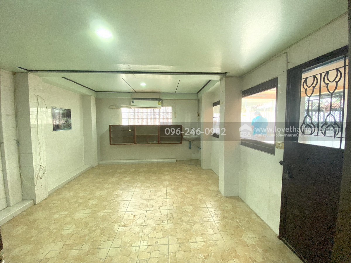 ขายทาวน์เฮ้าส์ ทำเลลาดพร้าว ถ.โชคชัย 4 ซอย 50 แยก 6 หมู่บ้านสังสิทธิ์ ซอย 7 พื้นที่ 27 ตร.วา ราคานี้ไม่มีอีกแล้ว! เข้า-ออกได้ทั้ง ถ.โชคชัย 4, ลาดพร้าว 71, ประดิษฐ์มนูธรรม (เลียบด่วน)