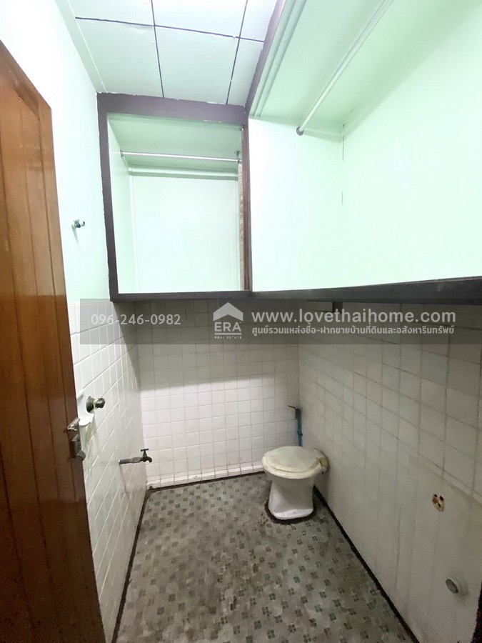 ขายทาวน์เฮ้าส์ ทำเลลาดพร้าว ถ.โชคชัย 4 ซอย 50 แยก 6 หมู่บ้านสังสิทธิ์ ซอย 7 พื้นที่ 27 ตร.วา ราคานี้ไม่มีอีกแล้ว! เข้า-ออกได้ทั้ง ถ.โชคชัย 4, ลาดพร้าว 71, ประดิษฐ์มนูธรรม (เลียบด่วน)