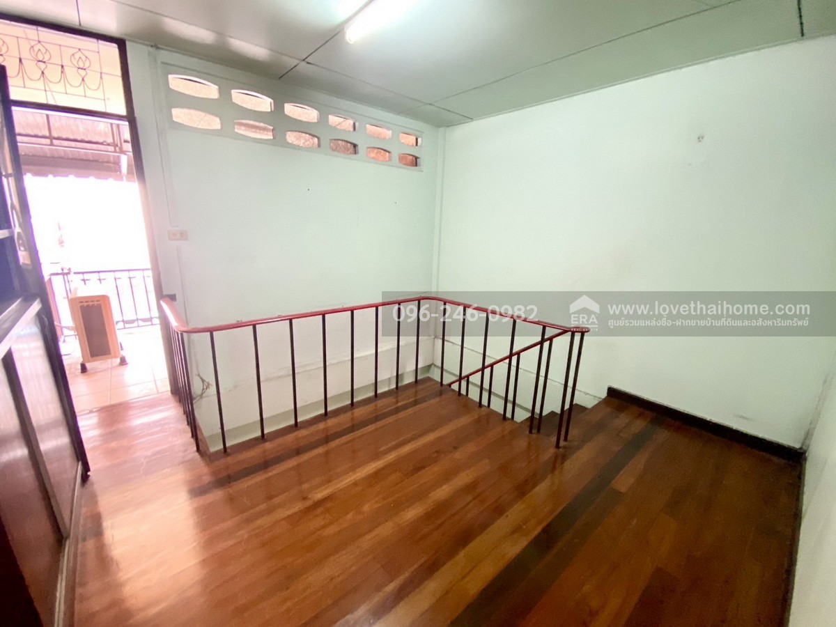 ขายทาวน์เฮ้าส์ ทำเลลาดพร้าว ถ.โชคชัย 4 ซอย 50 แยก 6 หมู่บ้านสังสิทธิ์ ซอย 7 พื้นที่ 27 ตร.วา ราคานี้ไม่มีอีกแล้ว! เข้า-ออกได้ทั้ง ถ.โชคชัย 4, ลาดพร้าว 71, ประดิษฐ์มนูธรรม (เลียบด่วน)