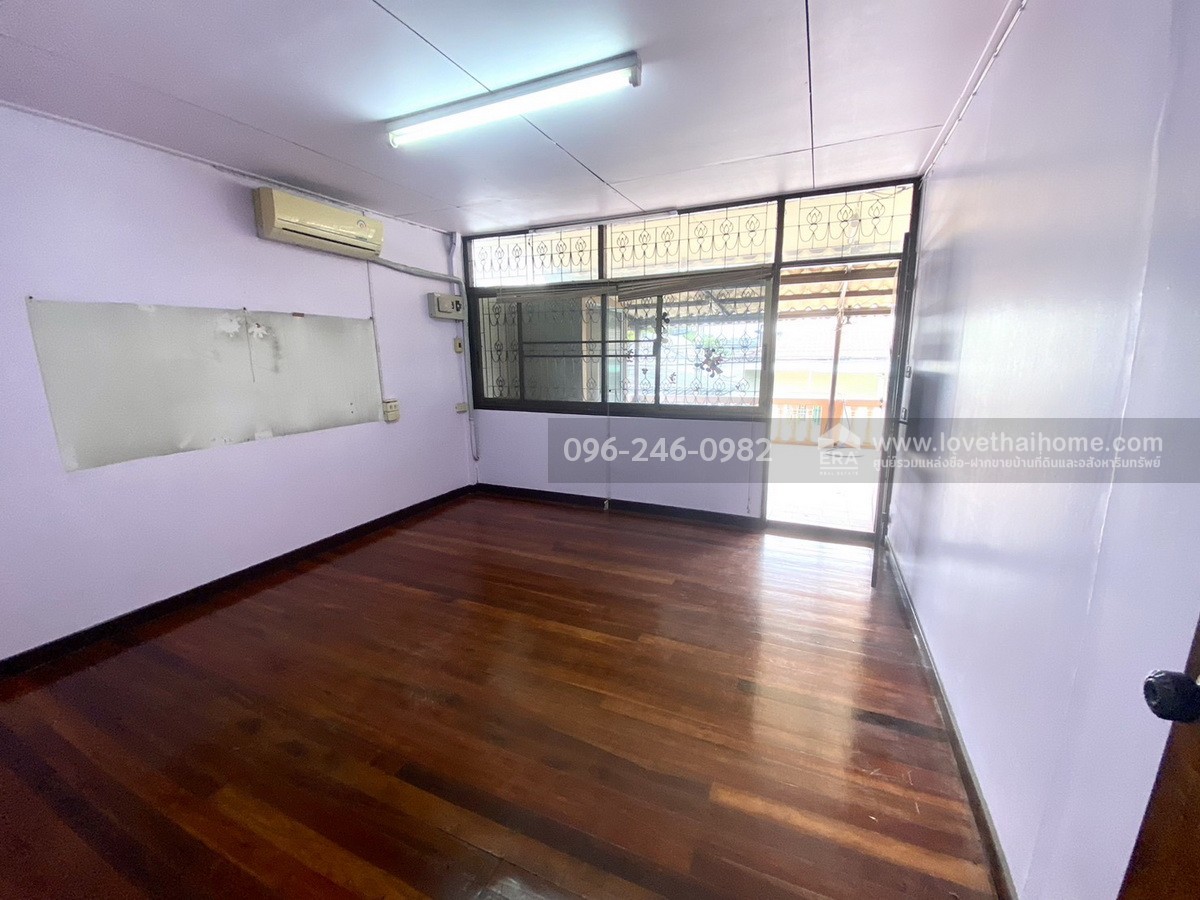 ขายทาวน์เฮ้าส์ ทำเลลาดพร้าว ถ.โชคชัย 4 ซอย 50 แยก 6 หมู่บ้านสังสิทธิ์ ซอย 7 พื้นที่ 27 ตร.วา ราคานี้ไม่มีอีกแล้ว! เข้า-ออกได้ทั้ง ถ.โชคชัย 4, ลาดพร้าว 71, ประดิษฐ์มนูธรรม (เลียบด่วน)