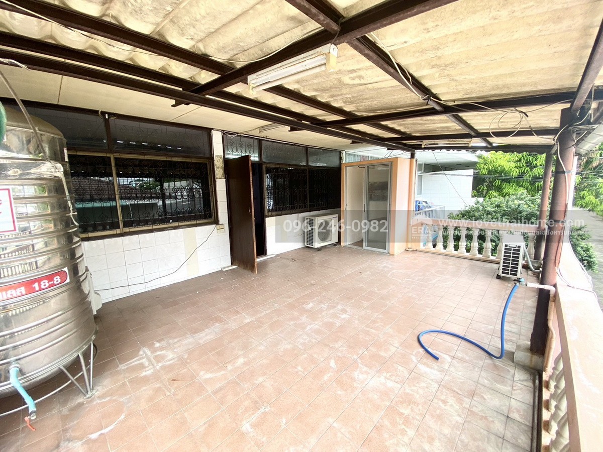 ขายทาวน์เฮ้าส์ ทำเลลาดพร้าว ถ.โชคชัย 4 ซอย 50 แยก 6 หมู่บ้านสังสิทธิ์ ซอย 7 พื้นที่ 27 ตร.วา ราคานี้ไม่มีอีกแล้ว! เข้า-ออกได้ทั้ง ถ.โชคชัย 4, ลาดพร้าว 71, ประดิษฐ์มนูธรรม (เลียบด่วน)