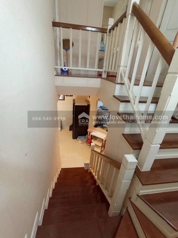 ขายบ้านเดี่ยว 2 ชั้น หมู่บ้านเพอร์เฟคเพลส ซอยลาดกระบัง20/3 ถนนสุขุมวิท77 บ้านหลังมุม พื้นที่ 58.9 ตรว. บ้านพร้อมอยู่ บรรยากาศดี สังคมดี ไม่วุ่นวาย ระบบความปลอดภัยสูง มีสิ่งอำนวยความสะดวก เดินทางสะดวกหลากหลายเส้นทาง