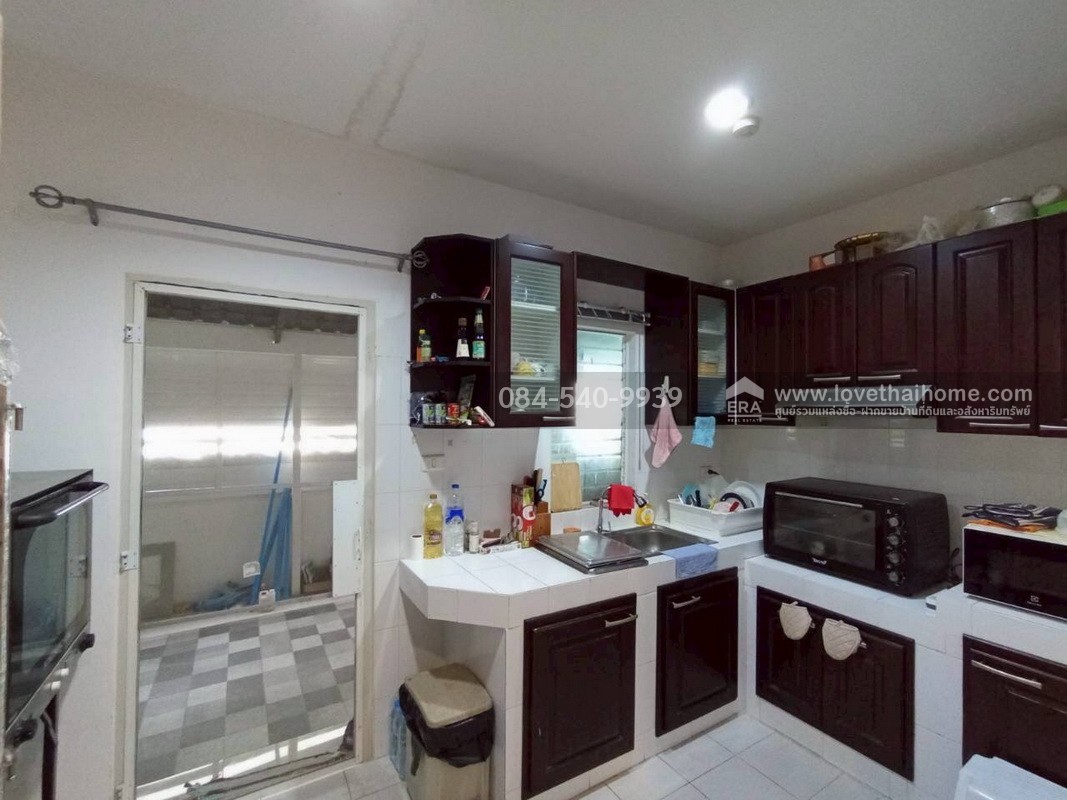 ขายบ้านเดี่ยว 2 ชั้น หมู่บ้านเพอร์เฟคเพลส ซอยลาดกระบัง20/3 ถนนสุขุมวิท77 บ้านหลังมุม พื้นที่ 58.9 ตรว. บ้านพร้อมอยู่ บรรยากาศดี สังคมดี ไม่วุ่นวาย ระบบความปลอดภัยสูง มีสิ่งอำนวยความสะดวก เดินทางสะดวกหลากหลายเส้นทาง