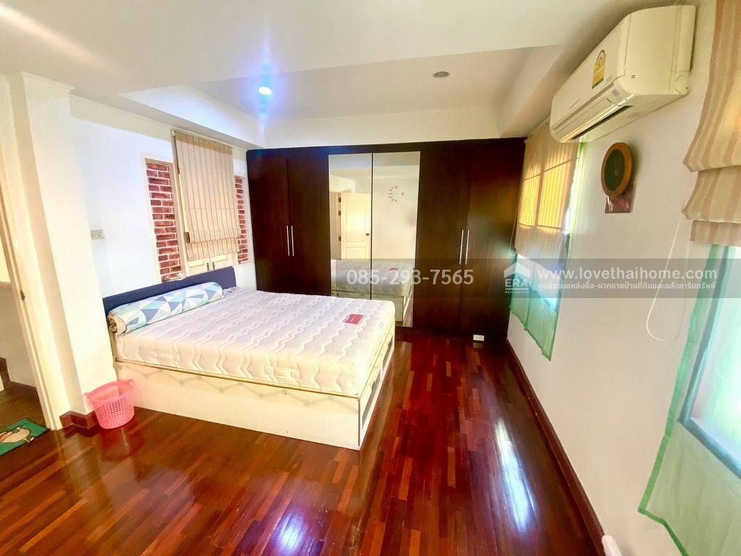 ขายทาวน์โฮม 3 ชั้น หมู่บ้านแมกไม้ วัชรพล สุขาภิบาล5 พื้นที่ 23.6 ตารางวา ขายถูก จองด่วน!! สภาพสวย ตรงข้ามตลาดวงศกร