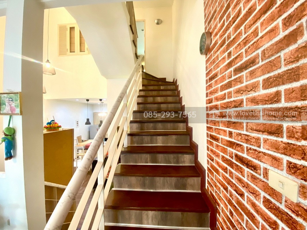 ขายทาวน์โฮม 3 ชั้น หมู่บ้านแมกไม้ วัชรพล สุขาภิบาล5 พื้นที่ 23.6 ตารางวา ขายถูก จองด่วน!! สภาพสวย ตรงข้ามตลาดวงศกร